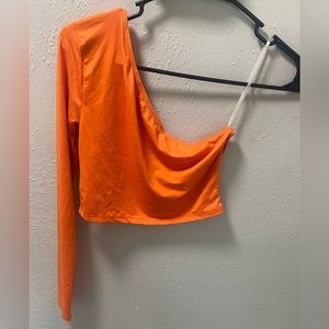 One shoulder crop top